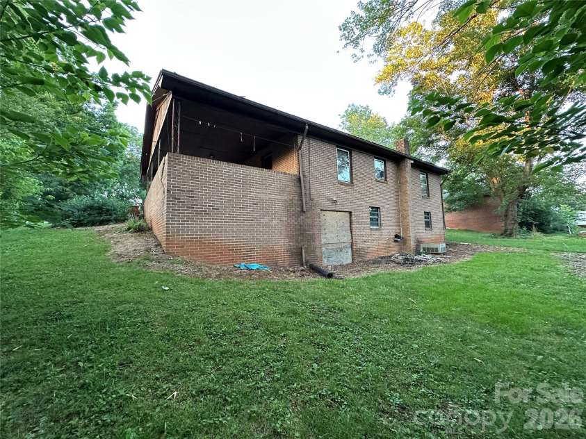 107 Conley Street, Morganton, NC 28655.  MLS# CAR4392726, YatesRealty ID 31380. 