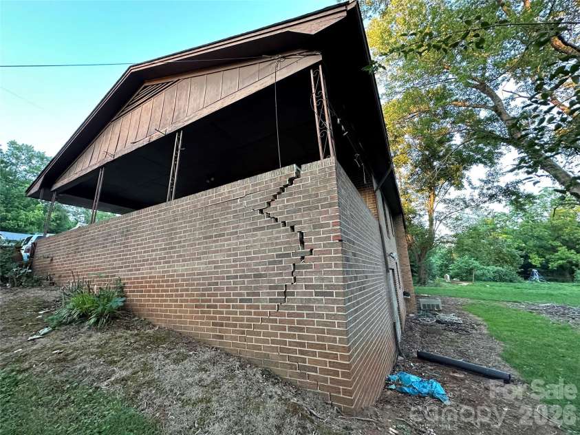 107 Conley Street, Morganton, NC 28655.  MLS# CAR4392726, YatesRealty ID 31380. 