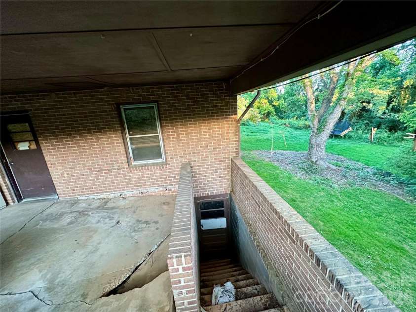 107 Conley Street, Morganton, NC 28655.  MLS# CAR4392726, YatesRealty ID 31380. Down to basement