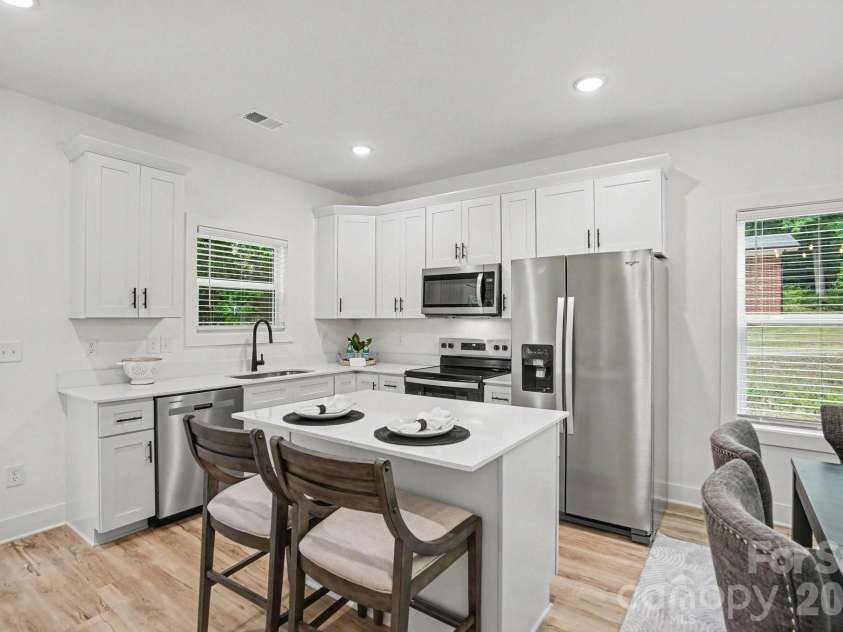 1101 Rogers Lake Road, Kannapolis, NC 28081.  MLS# CAR4385486, YatesRealty ID 31382. 