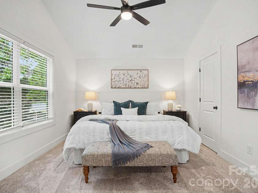 1101 Rogers Lake Road, Kannapolis, NC 28081.  MLS# CAR4385486, YatesRealty ID 31382. 