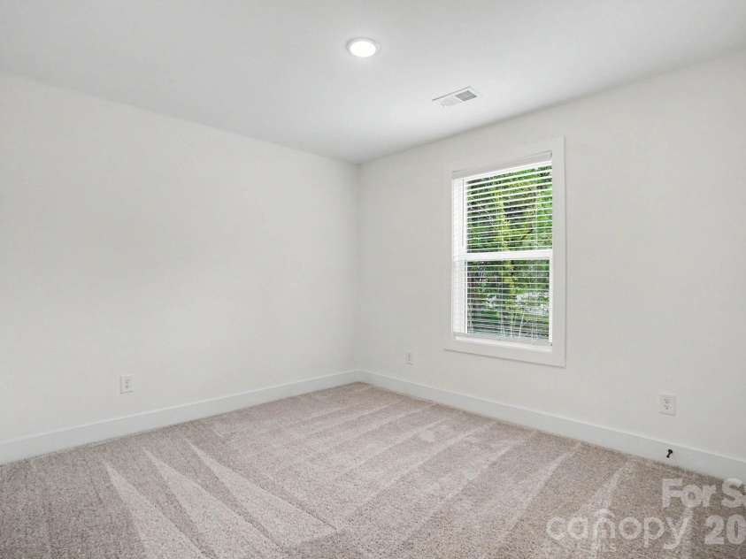 1101 Rogers Lake Road, Kannapolis, NC 28081.  MLS# CAR4385486, YatesRealty ID 31382. 