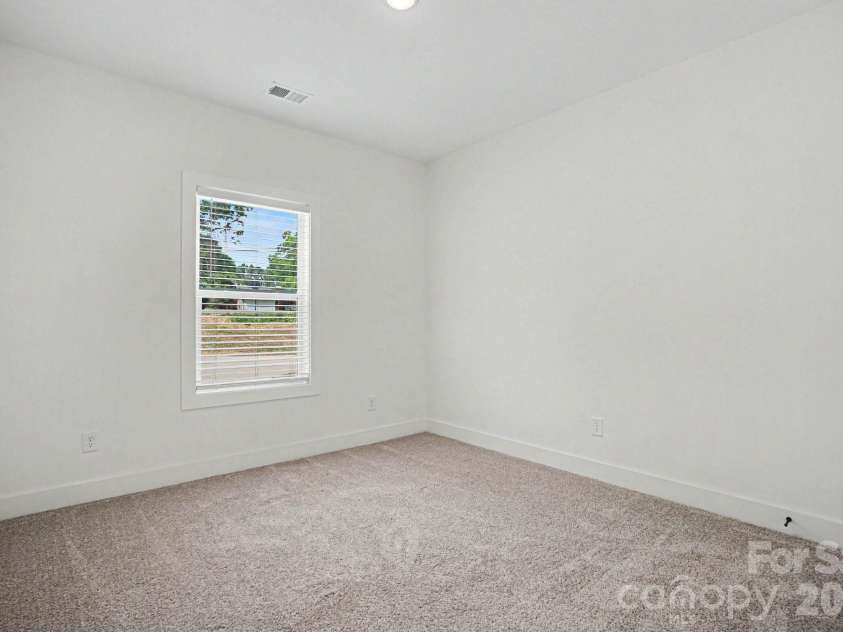 1101 Rogers Lake Road, Kannapolis, NC 28081.  MLS# CAR4385486, YatesRealty ID 31382. 