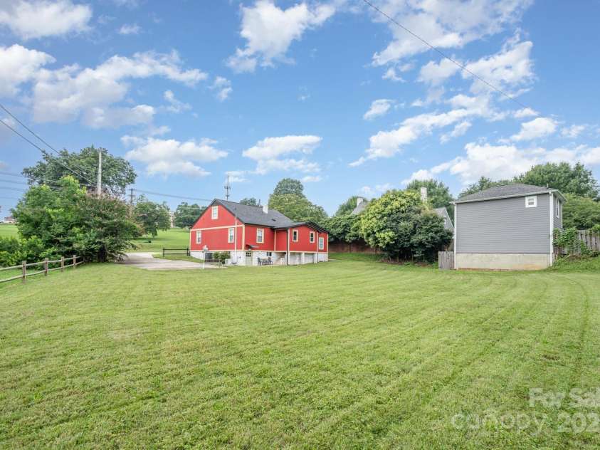 1110 New Hope Road, Gastonia, NC 28054.  MLS# CAR4287099, YatesRealty ID 31383. 