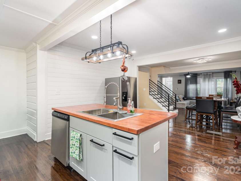 1110 New Hope Road, Gastonia, NC 28054.  MLS# CAR4287099, YatesRealty ID 31383. 