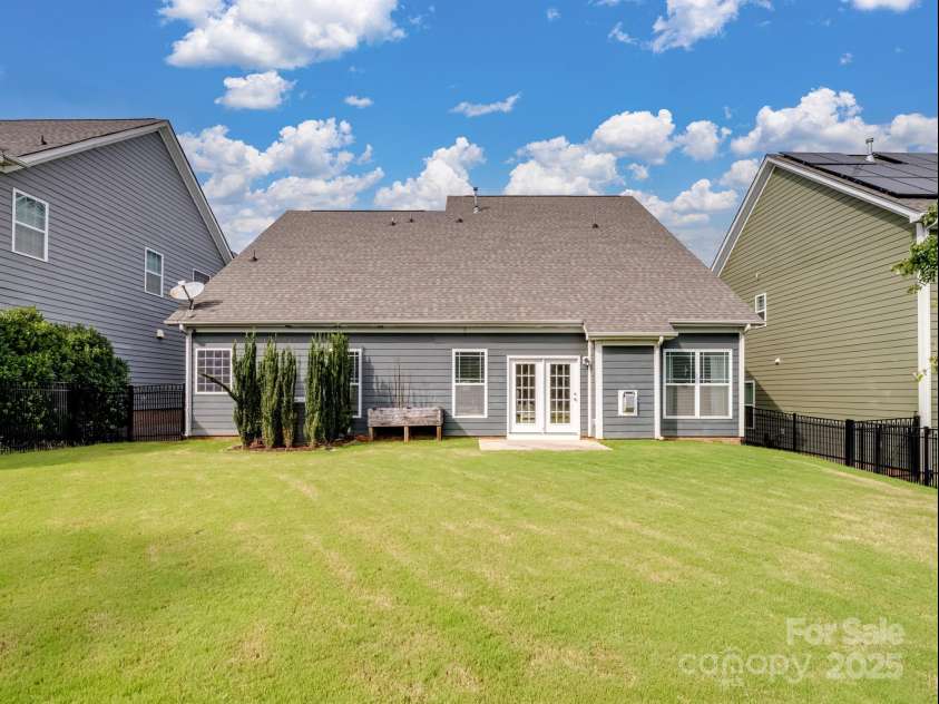 12610 Old Westbury Drive, Cornelius, NC 28031.  MLS# CAR4289586, YatesRealty ID 31384. 