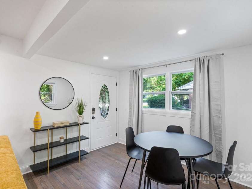 1238 Moretz Avenue, Charlotte, NC 28206.  MLS# CAR4286825, YatesRealty ID 31385. 