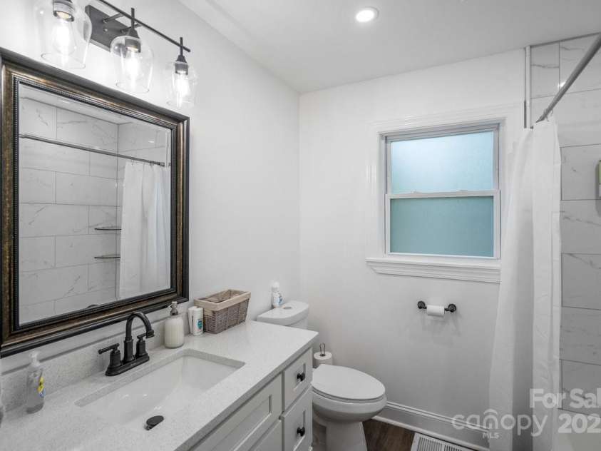 1238 Moretz Avenue, Charlotte, NC 28206.  MLS# CAR4286825, YatesRealty ID 31385. 