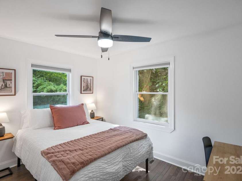 1238 Moretz Avenue, Charlotte, NC 28206.  MLS# CAR4286825, YatesRealty ID 31385. 