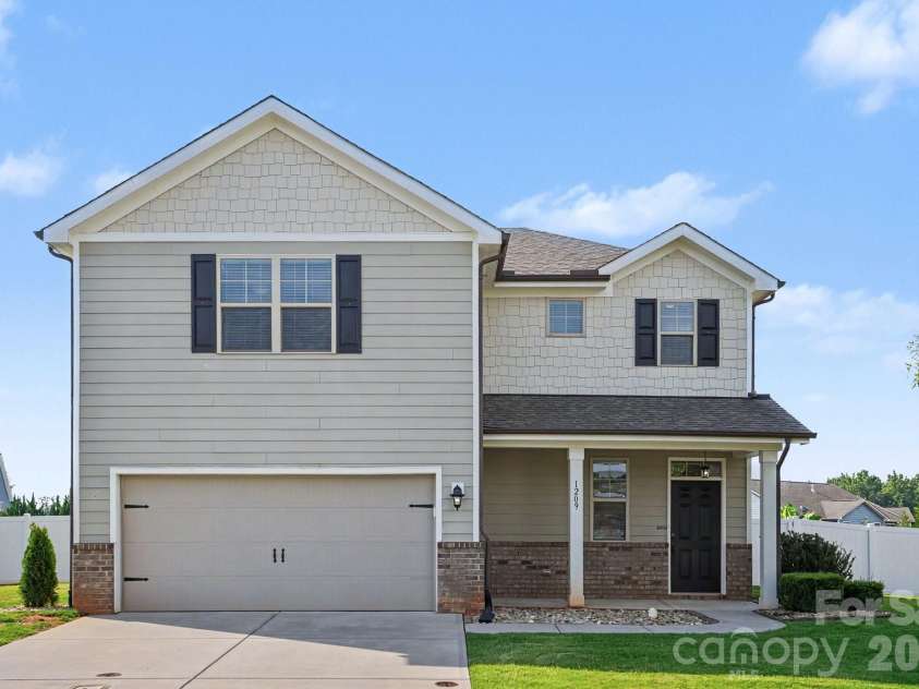 1209 Brooksland Place, Waxhaw, NC 28173.  MLS# CAR4392412, YatesRealty ID 31387. 