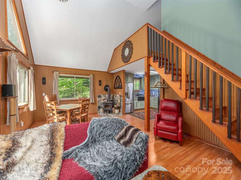 160 Tracy Place, Clyde, NC 28721.  MLS# CAR4282174, YatesRealty ID 31389. 
