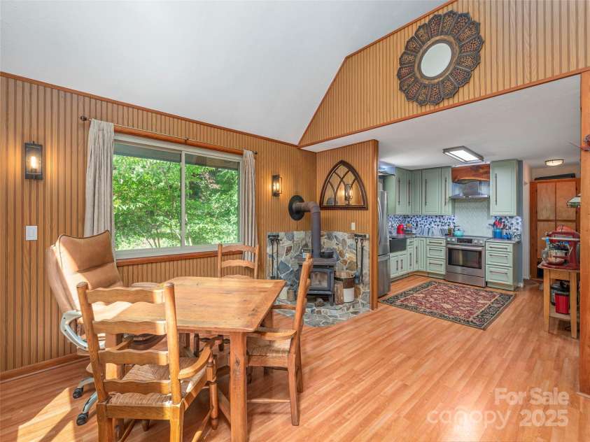 160 Tracy Place, Clyde, NC 28721.  MLS# CAR4282174, YatesRealty ID 31389. 