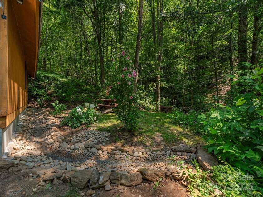 160 Tracy Place, Clyde, NC 28721.  MLS# CAR4282174, YatesRealty ID 31389. 