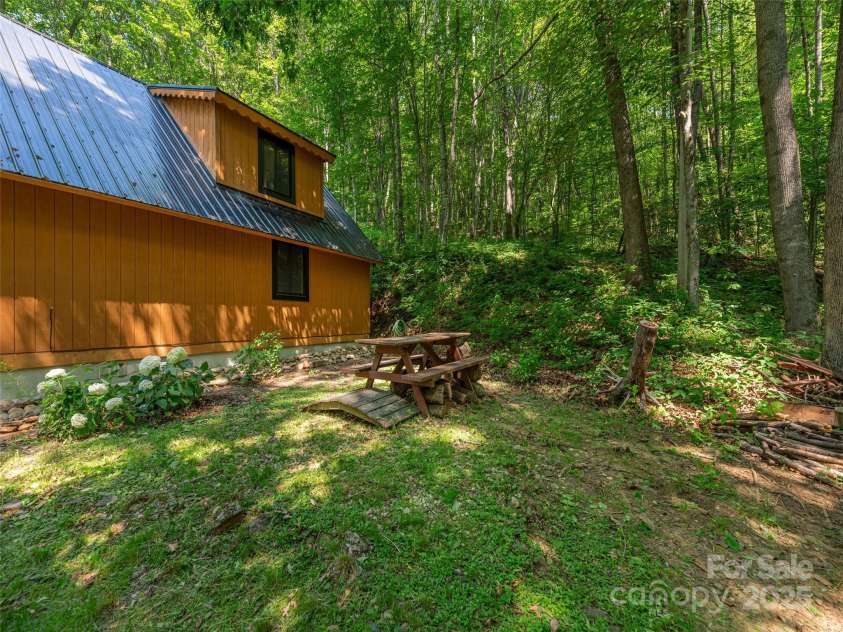 160 Tracy Place, Clyde, NC 28721.  MLS# CAR4282174, YatesRealty ID 31389. 