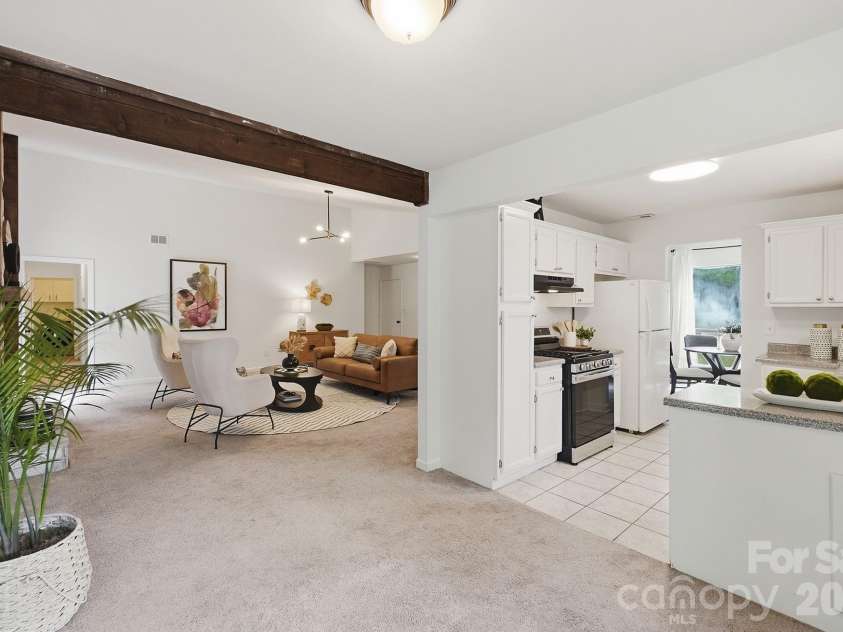 4119 Bon Rea Drive, Charlotte, NC 28226.  MLS# CAR4386771, YatesRealty ID 31389. 