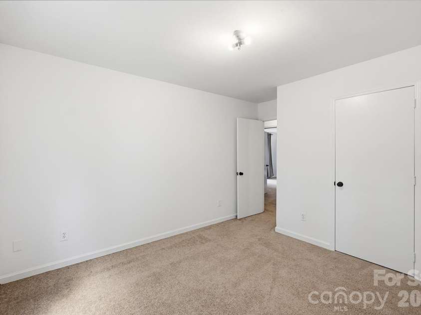 4119 Bon Rea Drive, Charlotte, NC 28226.  MLS# CAR4386771, YatesRealty ID 31389. 