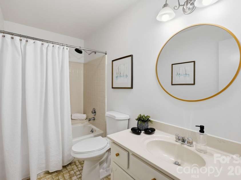 4119 Bon Rea Drive, Charlotte, NC 28226.  MLS# CAR4386771, YatesRealty ID 31389. 