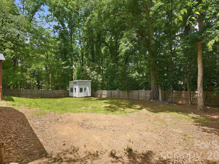 4119 Bon Rea Drive, Charlotte, NC 28226.  MLS# CAR4386771, YatesRealty ID 31389. 