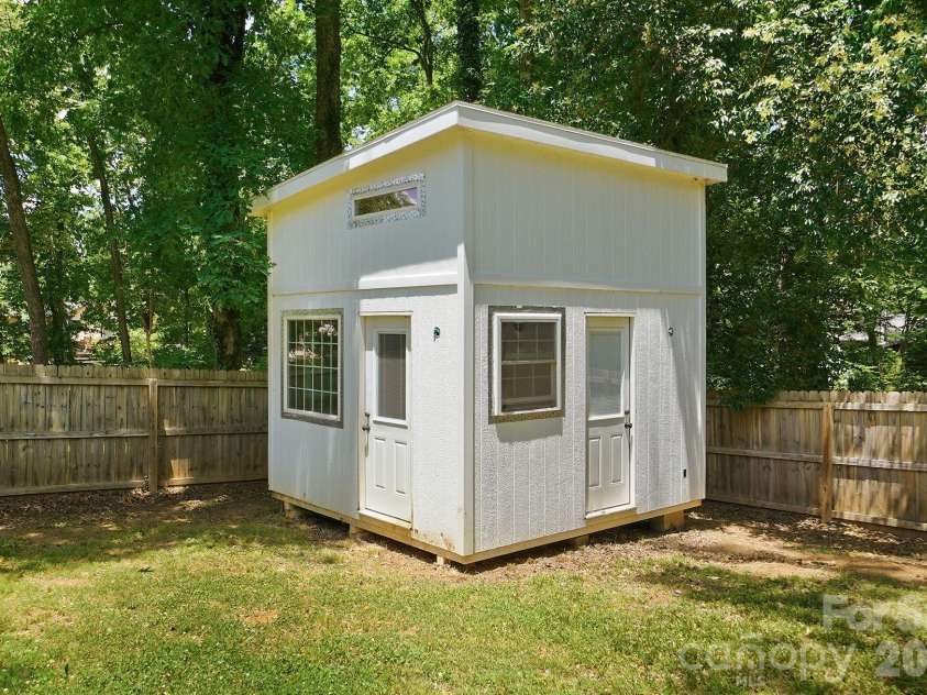4119 Bon Rea Drive, Charlotte, NC 28226.  MLS# CAR4386771, YatesRealty ID 31389. 