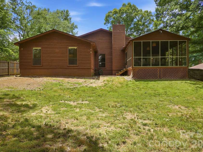 4119 Bon Rea Drive, Charlotte, NC 28226.  MLS# CAR4386771, YatesRealty ID 31389. 