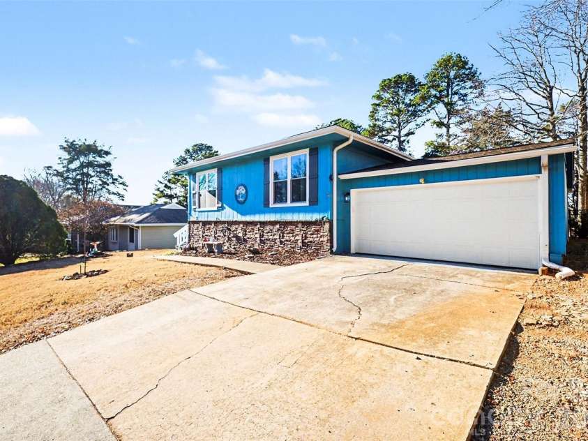 5016 Tara Tea Drive, Fort Mill, SC 29708.  MLS# CAR4336232, YatesRealty ID 3139. 