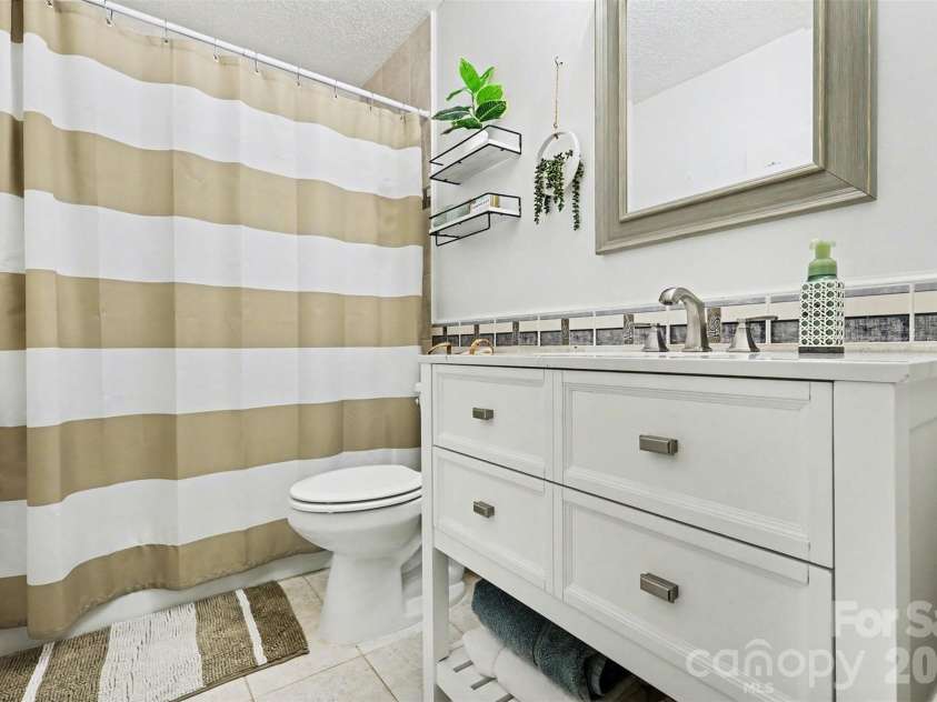 5016 Tara Tea Drive, Fort Mill, SC 29708.  MLS# CAR4336232, YatesRealty ID 3139. 