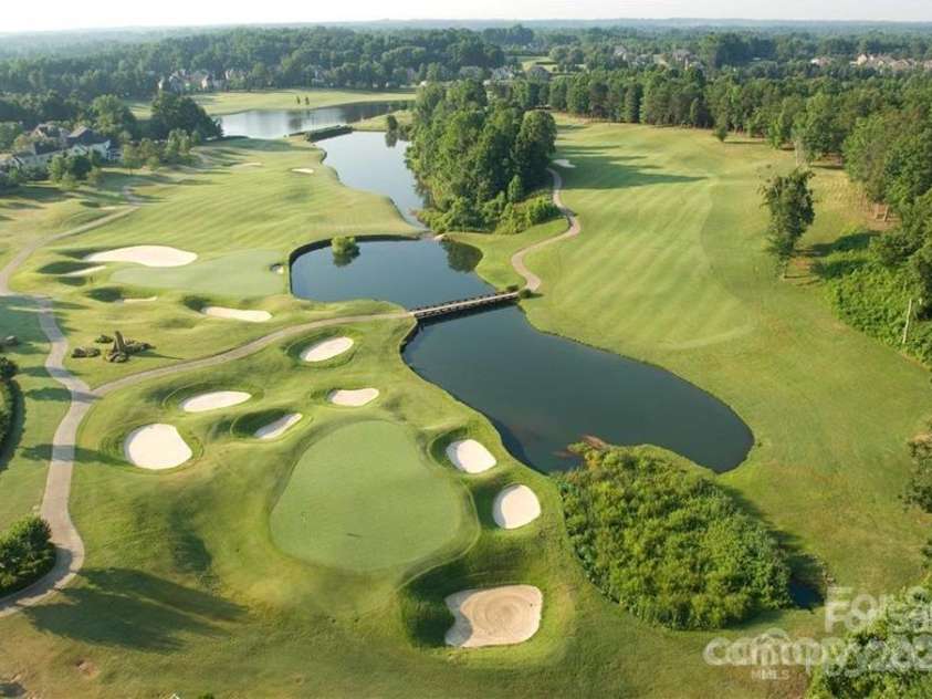 12811 Cadgwith Cove Drive, Huntersville, NC 28078.  MLS# CAR4281341, YatesRealty ID 31390. 