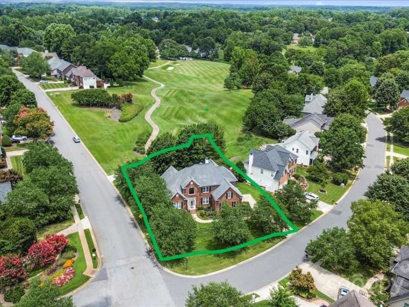 12811 Cadgwith Cove Drive, Huntersville, NC 28078.  MLS# CAR4281341, YatesRealty ID 31390. 