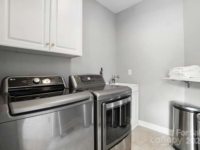 12811 Cadgwith Cove Drive, Huntersville, NC 28078.  MLS# CAR4281341, YatesRealty ID 31390. 