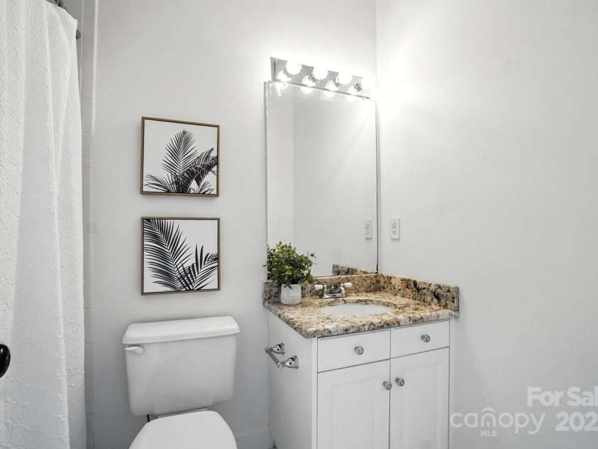 12811 Cadgwith Cove Drive, Huntersville, NC 28078.  MLS# CAR4281341, YatesRealty ID 31390. 