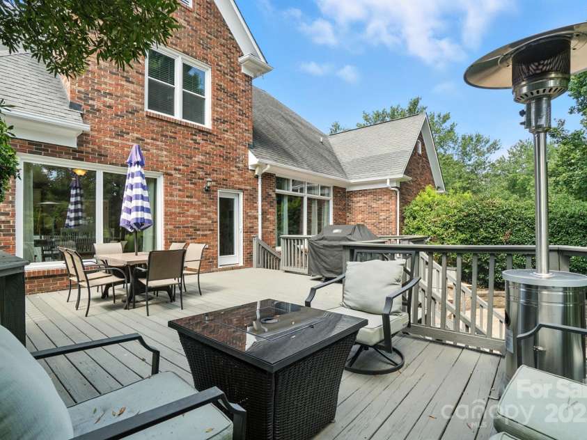 12811 Cadgwith Cove Drive, Huntersville, NC 28078.  MLS# CAR4281341, YatesRealty ID 31390. 