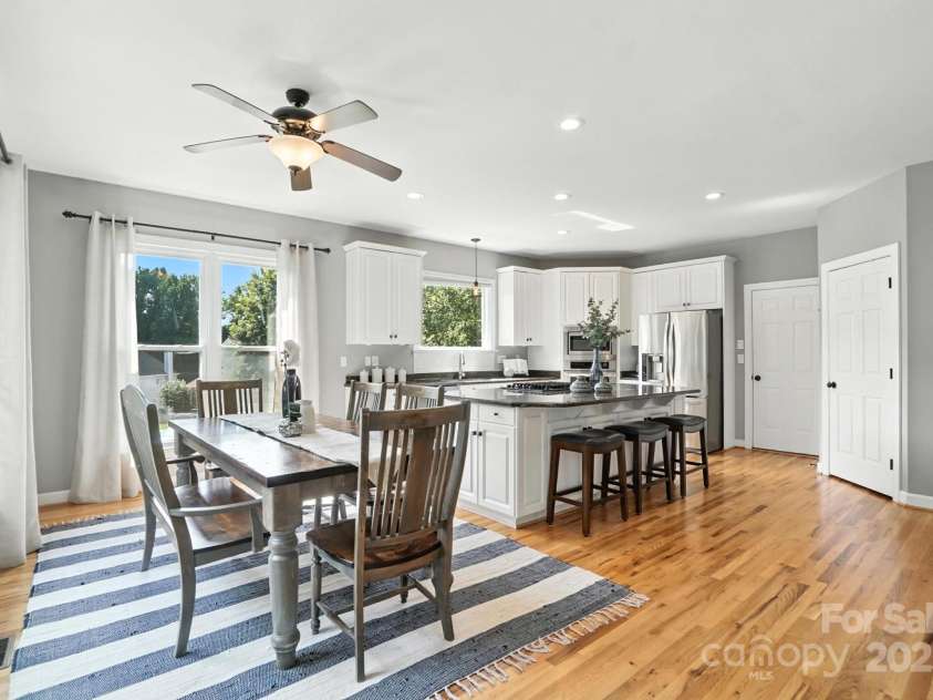 12811 Cadgwith Cove Drive, Huntersville, NC 28078.  MLS# CAR4281341, YatesRealty ID 31390. 