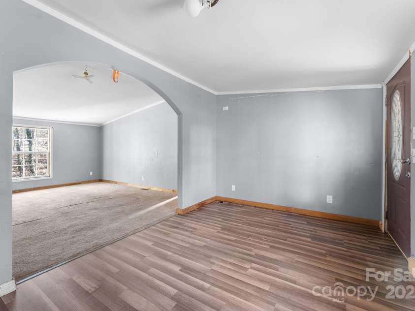 102 Garnett Trace Road, Franklin, NC 28734.  MLS# CAR4332520, YatesRealty ID 31391. 