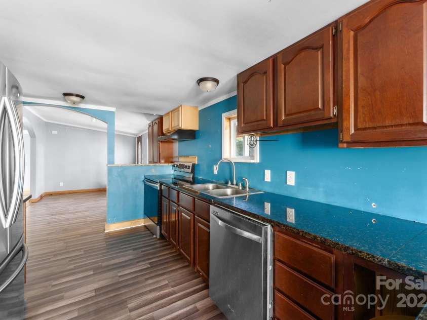 102 Garnett Trace Road, Franklin, NC 28734.  MLS# CAR4332520, YatesRealty ID 31391. 