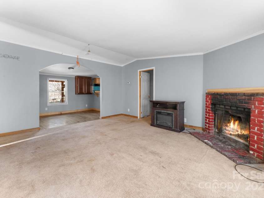 102 Garnett Trace Road, Franklin, NC 28734.  MLS# CAR4332520, YatesRealty ID 31391. 