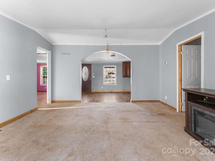 102 Garnett Trace Road, Franklin, NC 28734.  MLS# CAR4332520, YatesRealty ID 31391. 