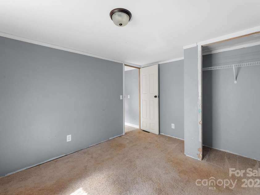 102 Garnett Trace Road, Franklin, NC 28734.  MLS# CAR4332520, YatesRealty ID 31391. 