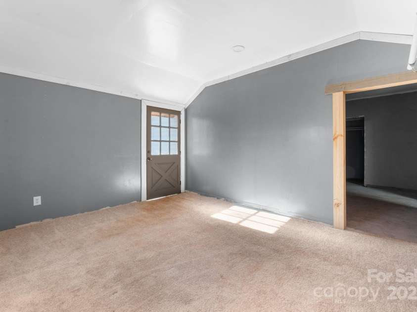 102 Garnett Trace Road, Franklin, NC 28734.  MLS# CAR4332520, YatesRealty ID 31391. 