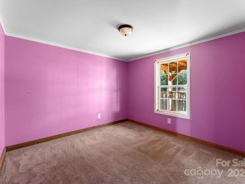 102 Garnett Trace Road, Franklin, NC 28734.  MLS# CAR4332520, YatesRealty ID 31391. 
