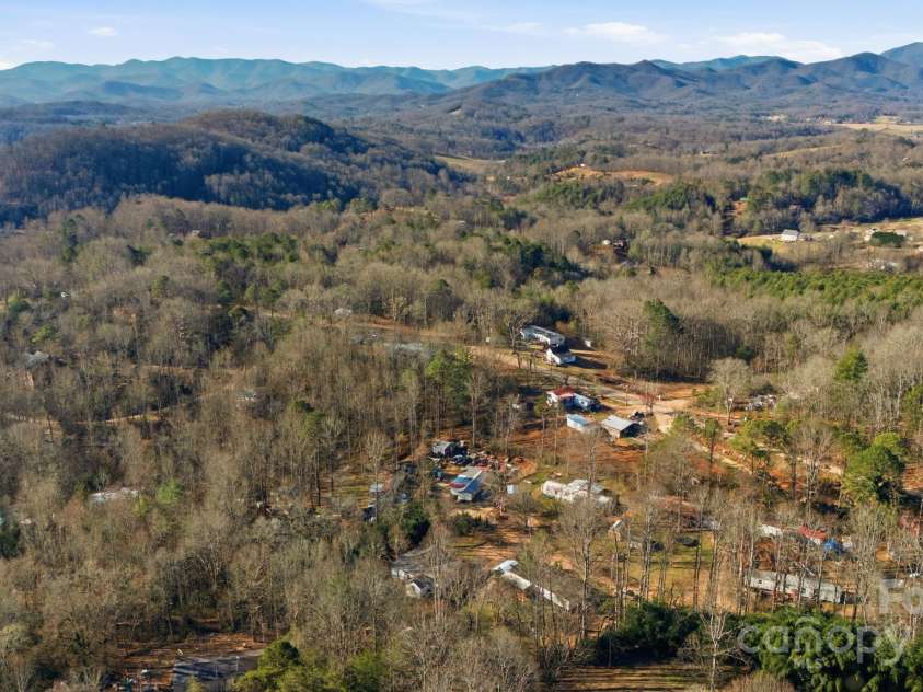 102 Garnett Trace Road, Franklin, NC 28734.  MLS# CAR4332520, YatesRealty ID 31391. 