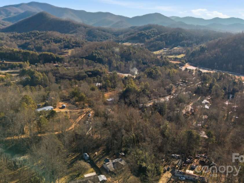 102 Garnett Trace Road, Franklin, NC 28734.  MLS# CAR4332520, YatesRealty ID 31391. 