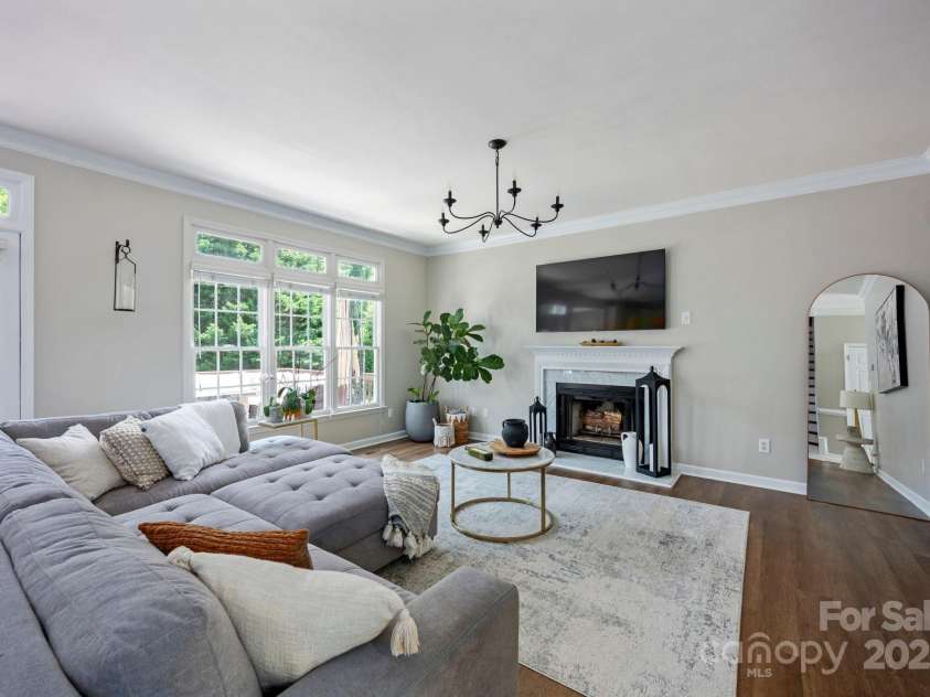 5005 Chestnut Knoll Lane, Charlotte, NC 28269.  MLS# CAR4271078, YatesRealty ID 31391. 