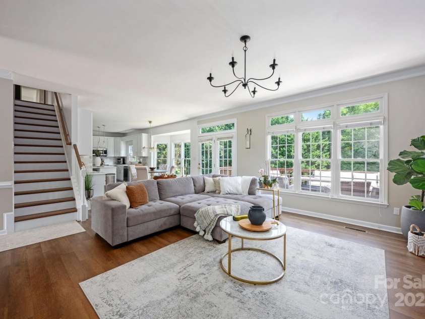 5005 Chestnut Knoll Lane, Charlotte, NC 28269.  MLS# CAR4271078, YatesRealty ID 31391. 