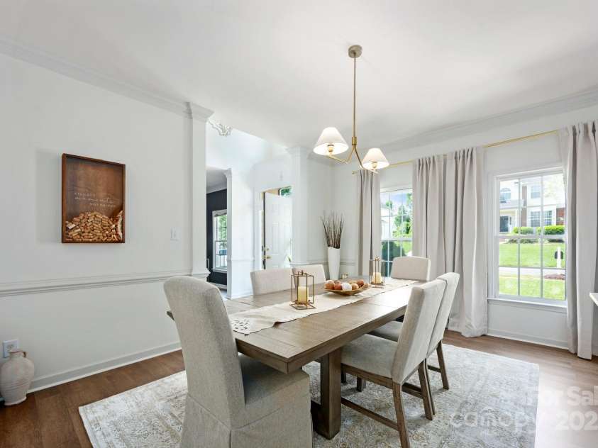 5005 Chestnut Knoll Lane, Charlotte, NC 28269.  MLS# CAR4271078, YatesRealty ID 31391. 