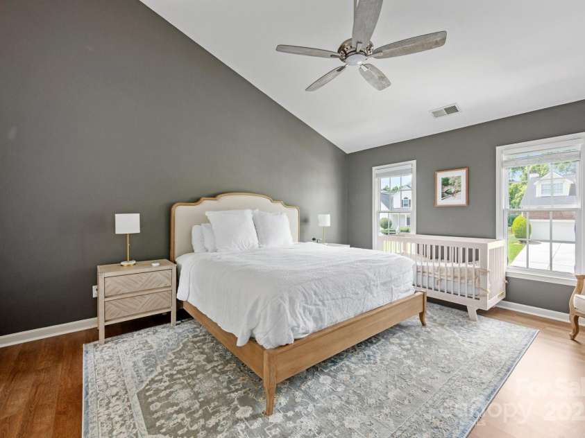 5005 Chestnut Knoll Lane, Charlotte, NC 28269.  MLS# CAR4271078, YatesRealty ID 31391. 