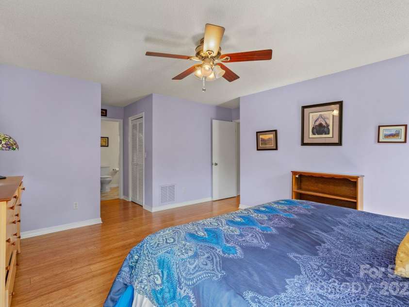 4-B HedgeRose Court, Asheville, NC 28805.  MLS# CAR4258653, YatesRealty ID 31392. 