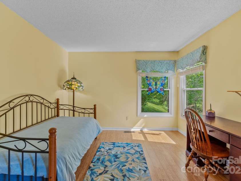 4-B HedgeRose Court, Asheville, NC 28805.  MLS# CAR4258653, YatesRealty ID 31392. 