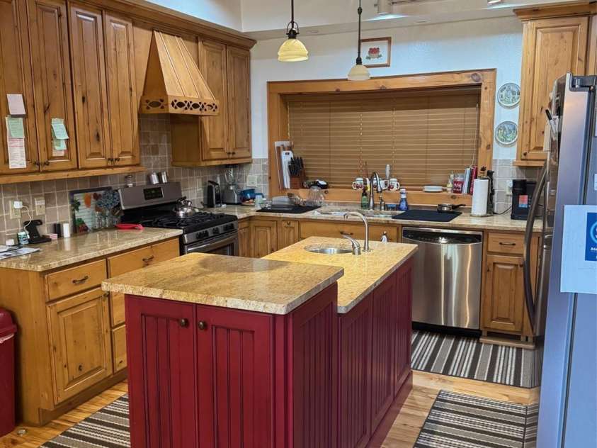 686 Hyacinth Drive, Clyde, NC 28721.  MLS# CAR4384299, YatesRealty ID 31392. 