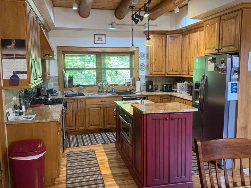 686 Hyacinth Drive, Clyde, NC 28721.  MLS# CAR4384299, YatesRealty ID 31392. 
