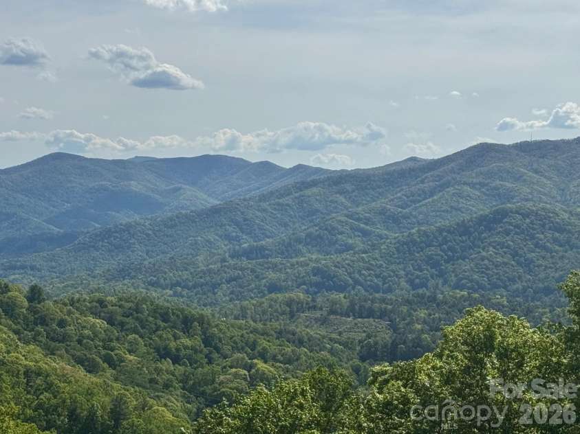 686 Hyacinth Drive, Clyde, NC 28721.  MLS# CAR4384299, YatesRealty ID 31392. 